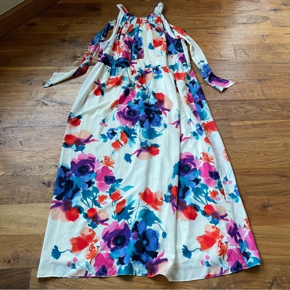 Eliza J Floral Print Halter Maxi Dress - Picture 7 of 14